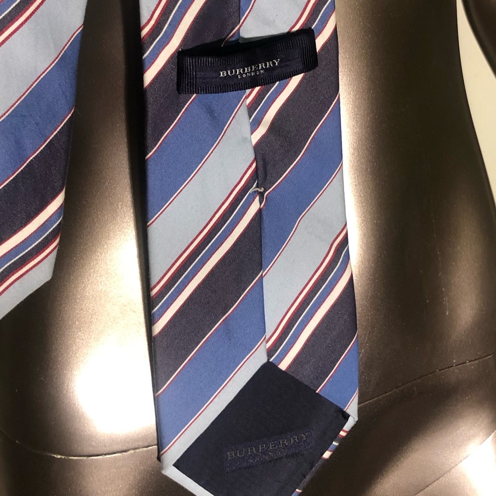 Men’s Burberry London Blue Striped Necktie - Picture 4 of 6